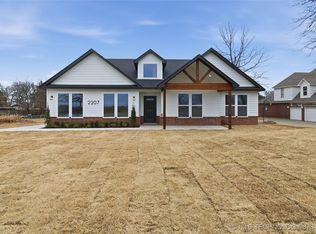 2207 Airport Rd W, Cleveland, OK 74020