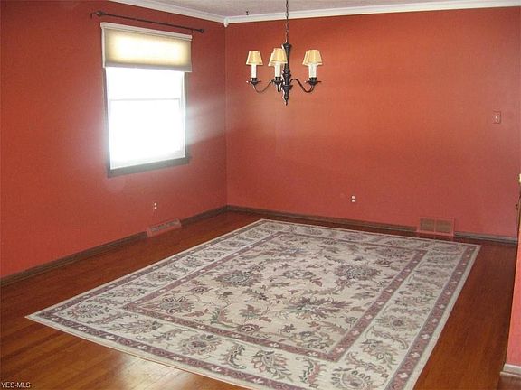 2nd image of 833 Elmwood Ave