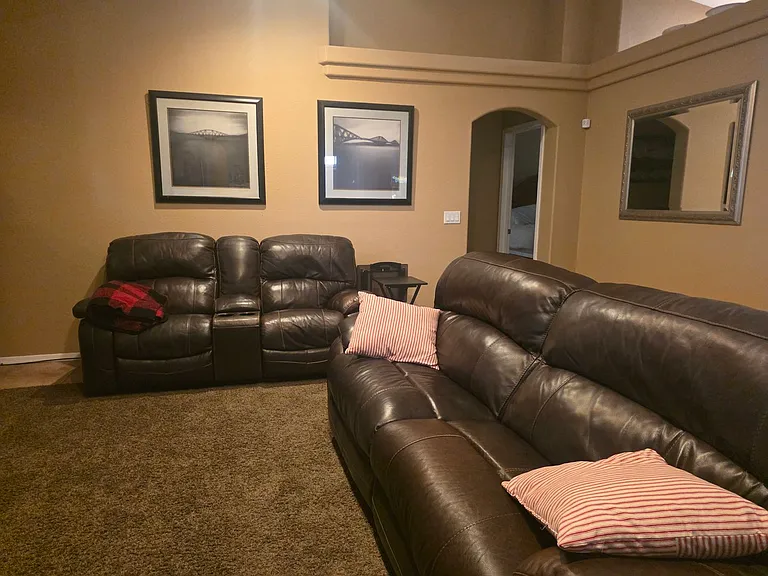 2121 E Desert Lakes Dr — Photo 6