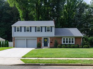 103 Bentwood Dr, Cherry Hill, NJ 08034