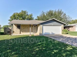 606 Oak Creek Dr, Yukon, OK 73099