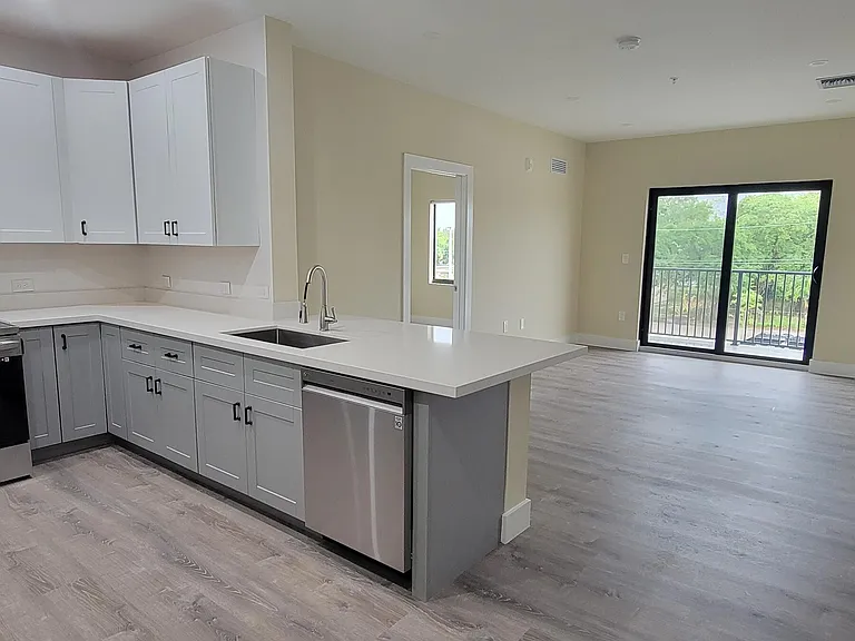 3801 Davie Blvd #220 — Photo 2