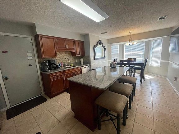 5th image of 118 Oak Shores Dr