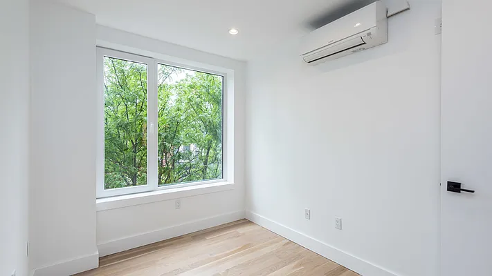 Rented by Nooklyn NYC LLC | media 66