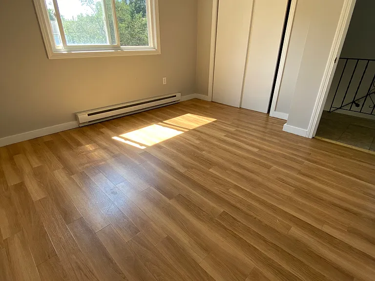 Bright second bedroom