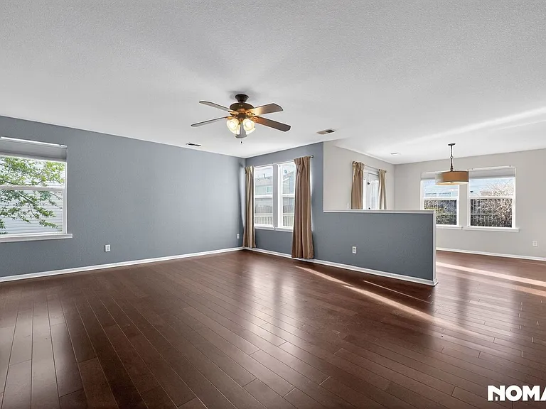 454 E 77th Pl — Photo 13