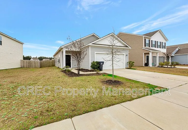 475 Pender Woods Dr — Photo 3