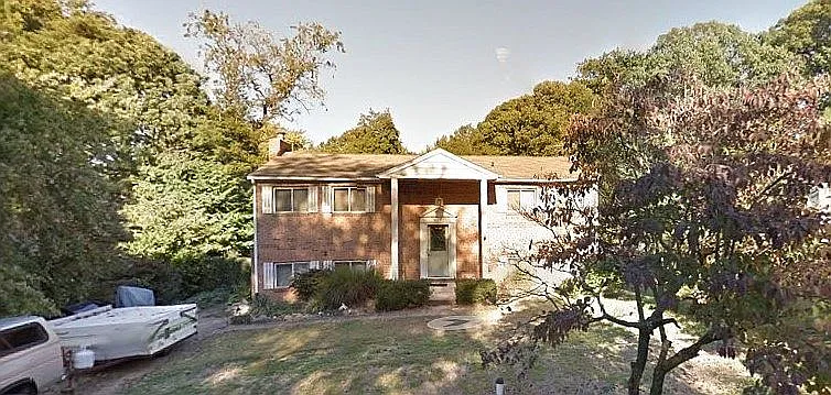 1126 Crestview Dr photo 1