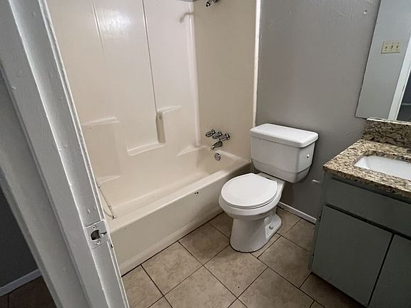 5th image of 415 Thelma Dr #A