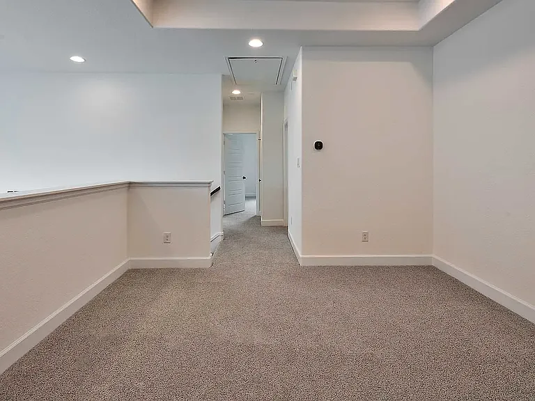 2124 Eastleigh Dr — Photo 19