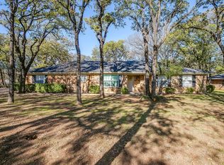 1921 Red Oak Dr, Burleson, TX 76028
