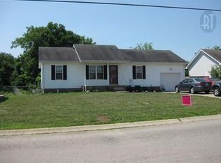 3242 S Senseney Cir, Clarksville, TN 37042
