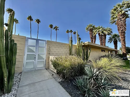 306 Desert Lakes Dr Photo 1