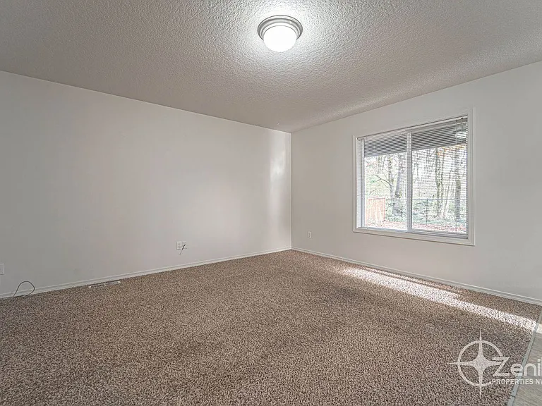 5242 N St — Photo 4