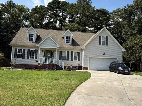 7703 Mainsail Ct, Hayes, VA 23072