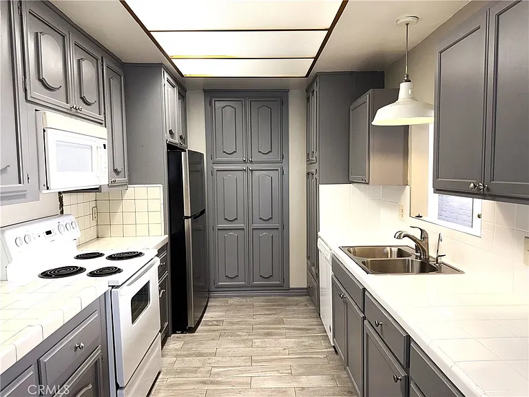 3901 Green Ave — Photo 18