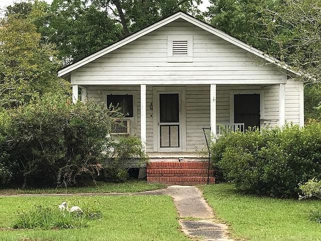1st image of 731 Brandenburg St