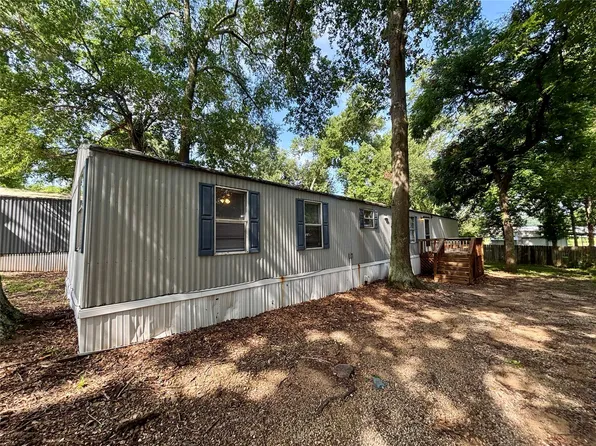 13295 Pecan Tree Dr, Willis, TX 77318
