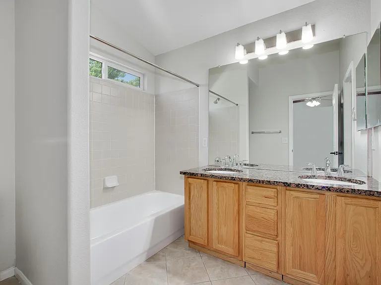10373 Ravenswood Way — Photo 16