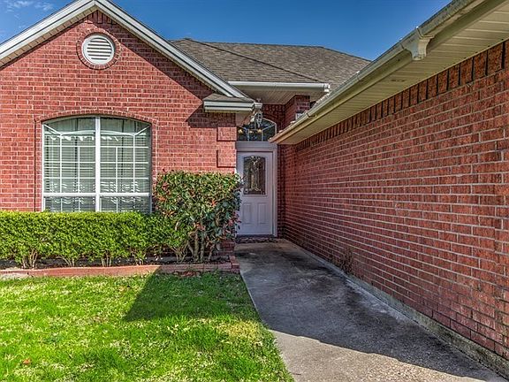 4th image of 111 Creekwood Dr