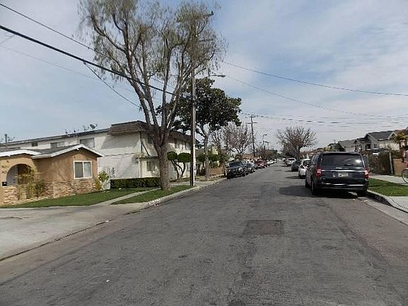 3rd image of 9409 Los Angeles St