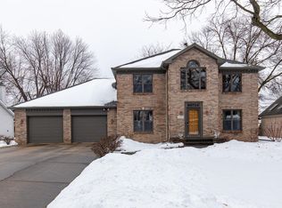 1857 Eagle Dr, Neenah, WI 54956