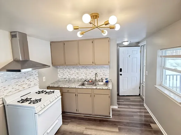 421 Pine St #C, Clio, MI 48420