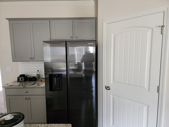 3rd image of 131 Fernbrook Trl