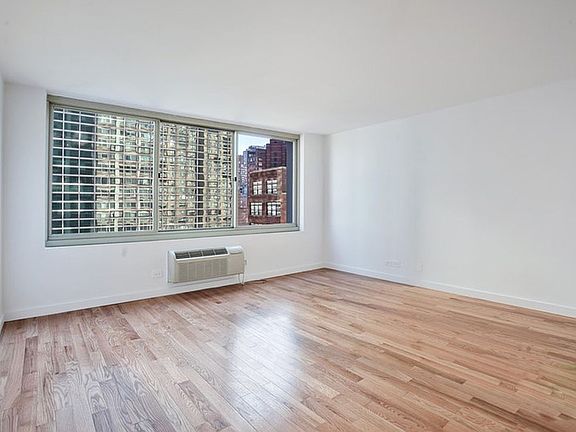 3rd image of 333 E 45th St APT 23F