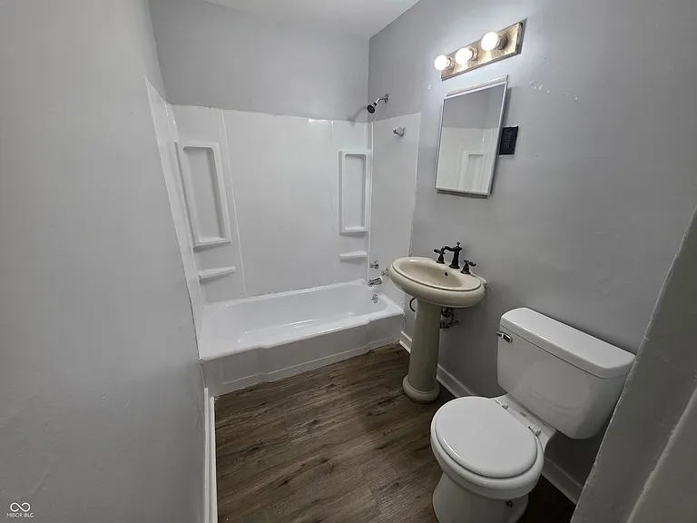 2036 Calhoun St — Photo 12
