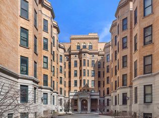 550 W Surf St APT 109, Chicago, IL