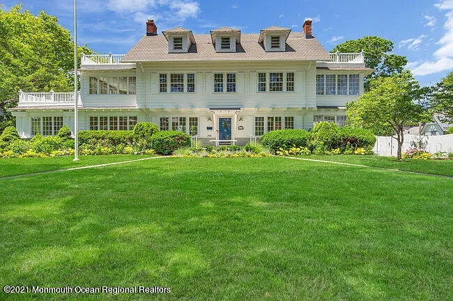 7 bed, 4.5 bath, $25,000 — Photo 2