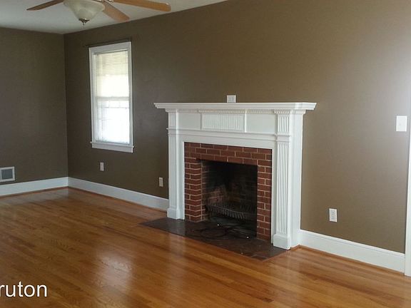 4th image of 2824 Cumberland St NW