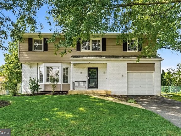 2nd image of 702 Wood Ln