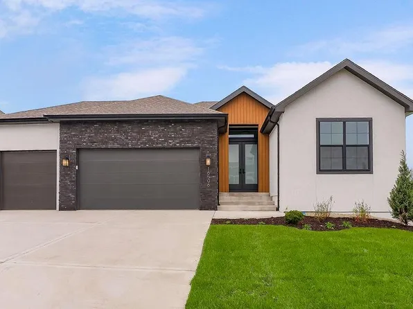 16506 S Loiret St, Olathe, KS 66062