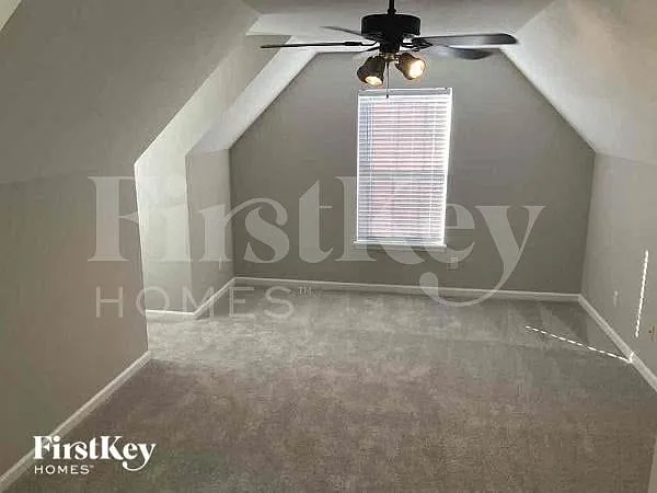 6762 Auburn Ln — Photo 9