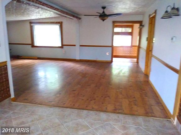 3rd image of 6634 Hardwood Ln