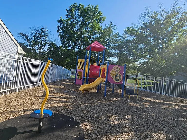 2307 Aspen Dr — Photo 25