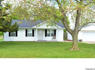 3359 Garrett St, Dawson, IL 62520