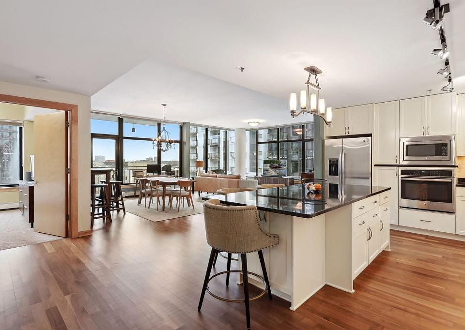1st image of 1120 2nd St S #615