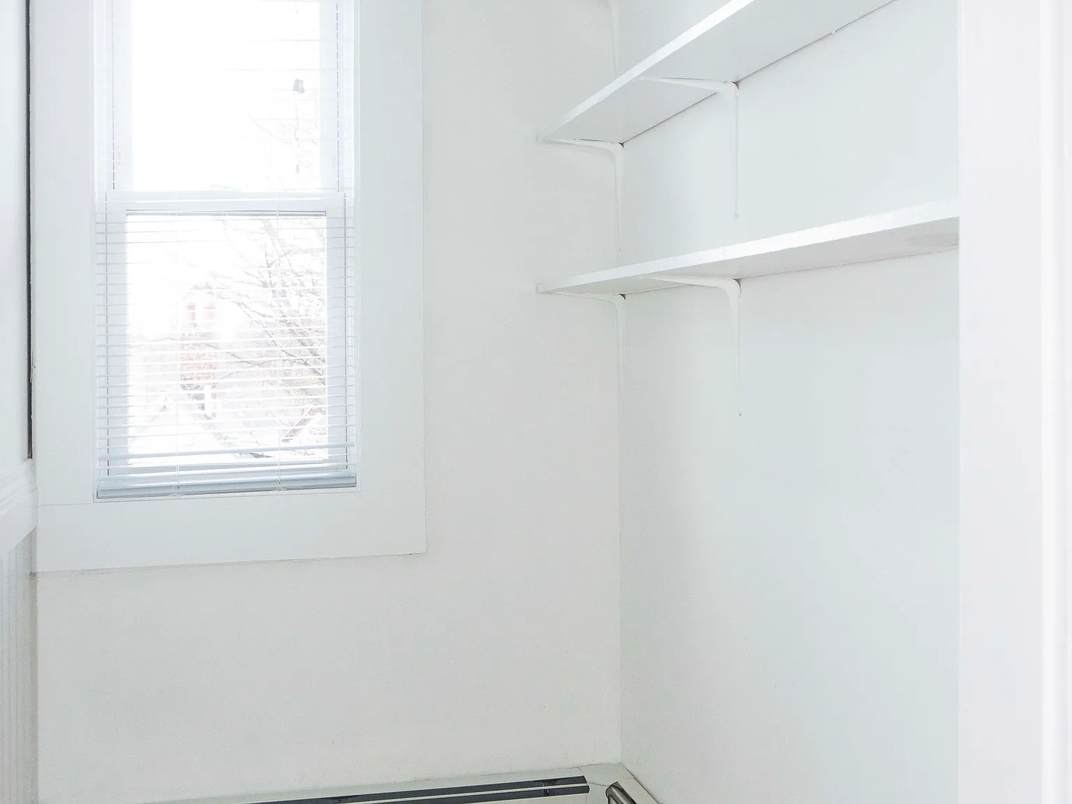 3 bed, 9999 sqft, $3,750 — Photo 4