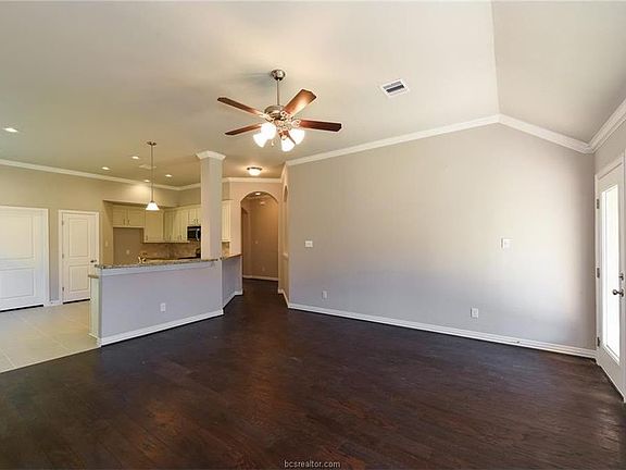 Access to master and 2 bedrooms