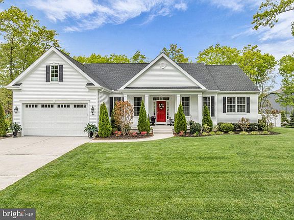 4th image of 305 Glen Dornoch Ln