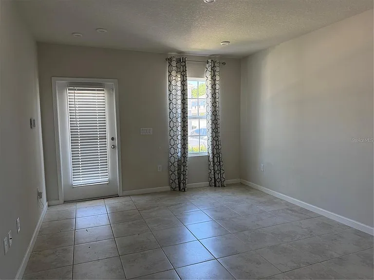 12316 Grizzly Ln — Photo 2