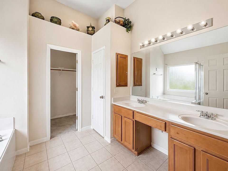 2nd image of 6602 Surrey Meadow Ct