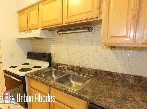 2nd image of 541 W Briar Pl #Ua410
