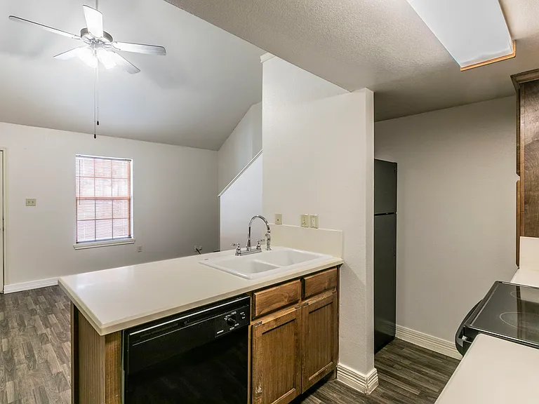 101 Meadow Park Cir — Photo 6