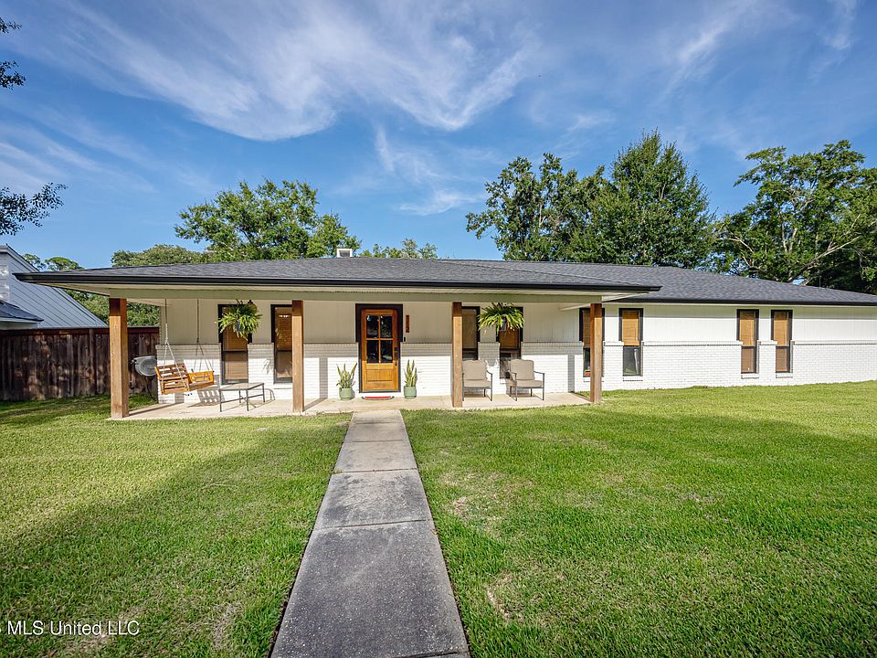 1st image of 112 Lynne Therese Cir