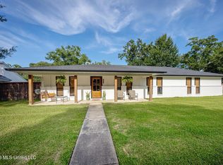 112 Lynne Therese Cir, Ocean Springs, MS 39564