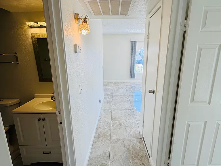 1364 Pattee Cir #C — Photo 7